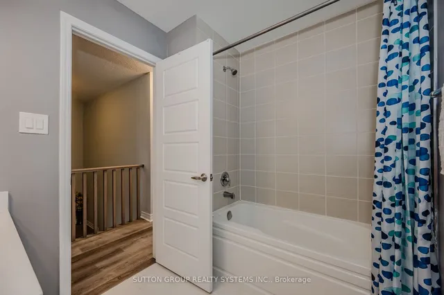 Additional image 10 of 230 Avonsyde Blvd Unit 37