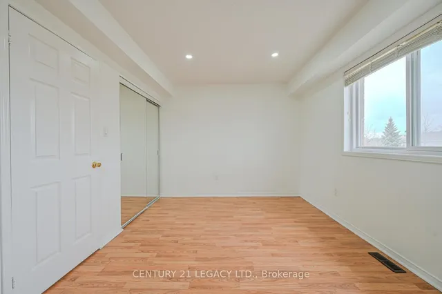 Additional image 29 of 176 Spadina Rd