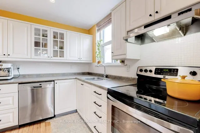 Additional image 21 of 23 Main St Unit 207