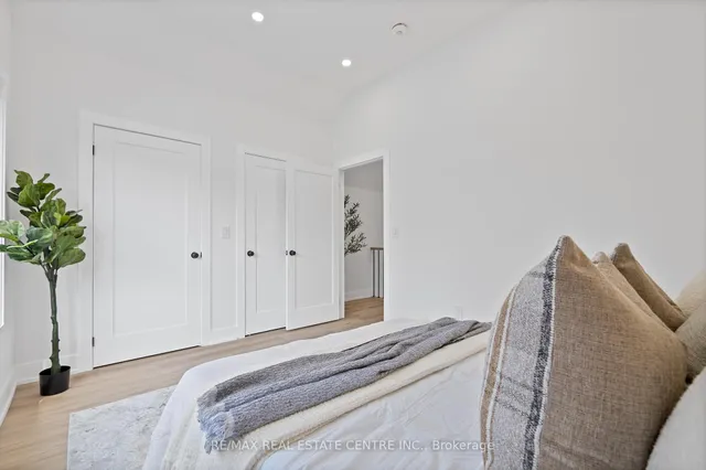 Additional image 32 of 589 St Clarens Ave