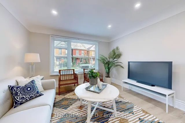 Additional image 3 of 521 Hughson St