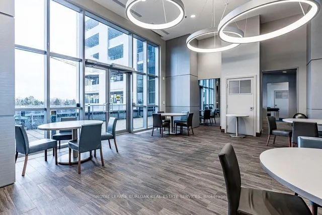 Additional image 29 of 2093 Fairview St Unit 902