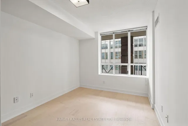 Additional image 21 of 140 Simcoe St Unit 1412