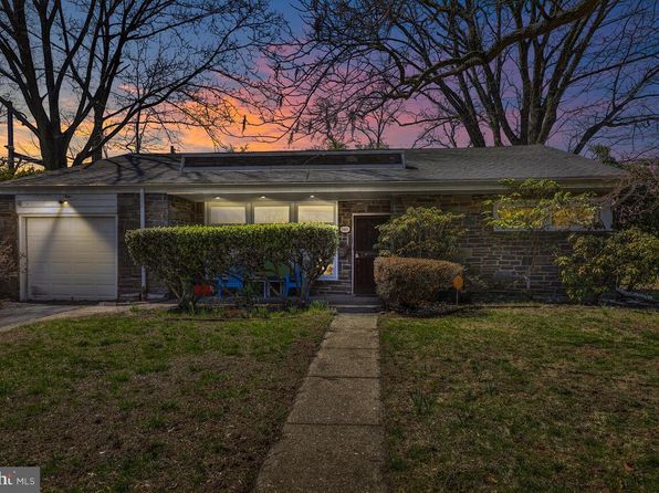 303 Crest Park Rd, Philadelphia, PA 19119