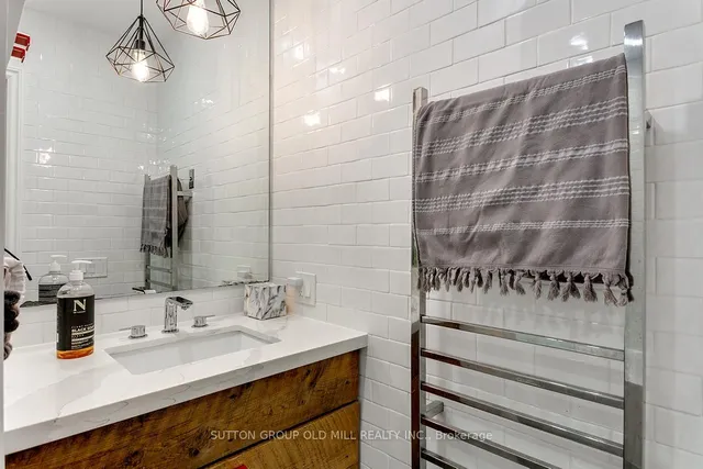 Additional image 26 of 600 Queens Quay Unit 606