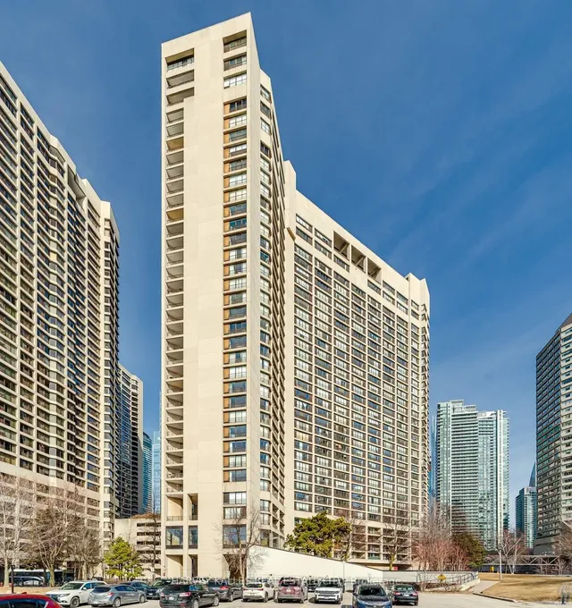 33 Harbour Sq Unit 2440