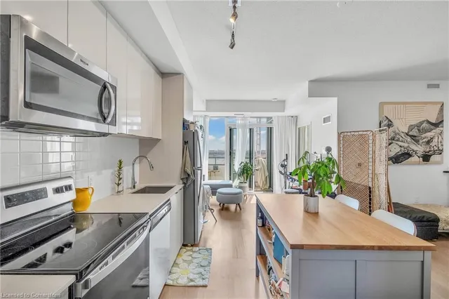 Additional image 26 of 859 The Queensway Unit 412