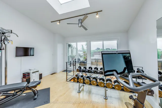 Additional image 29 of 676 Richmond St Unit 208