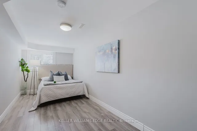 Additional image 32 of 1462 Paddington Crt