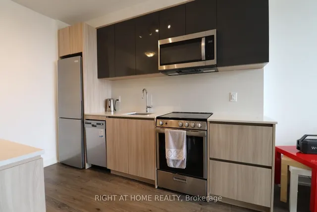 Additional image 28 of 3100 Keele St Unit 612