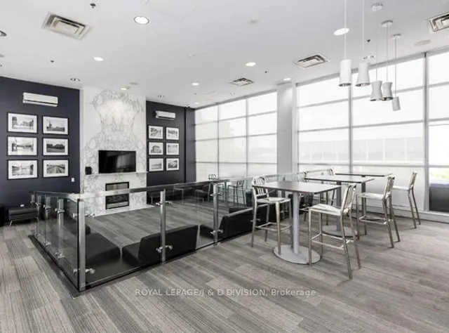 Additional image 10 of 1005 King St Unit 425