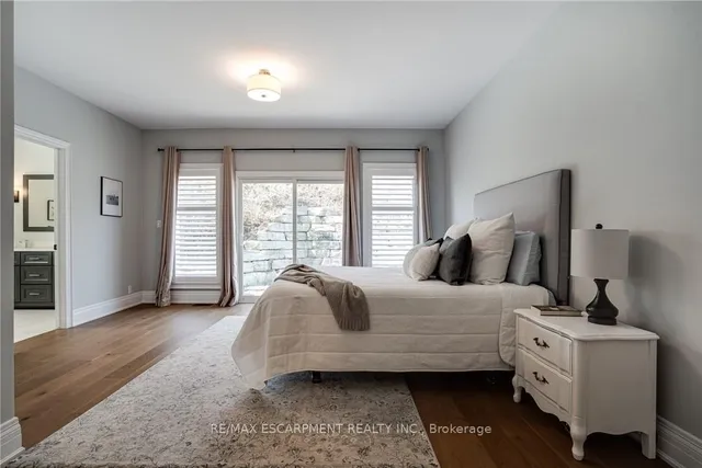 Additional image 19 of 14 Sullivan's Lane