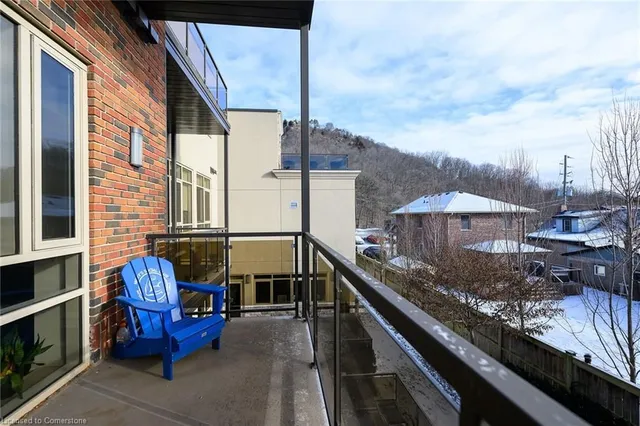 Additional image 18 of 397 King St Unit 205