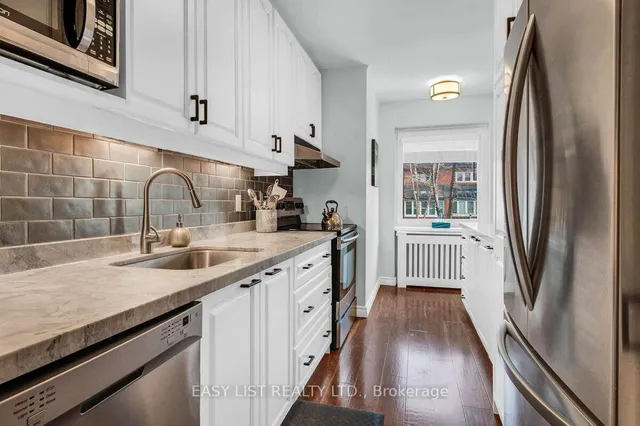 Additional image 5 of 2368 Queen St Unit 15