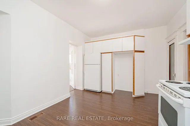 Additional image 10 of 216 Oakwood Ave