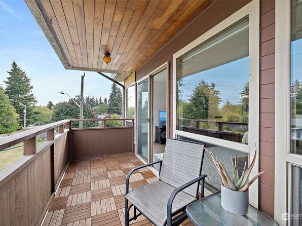 13433 Roosevelt Way N UNIT 302, Seattle, WA 98133
