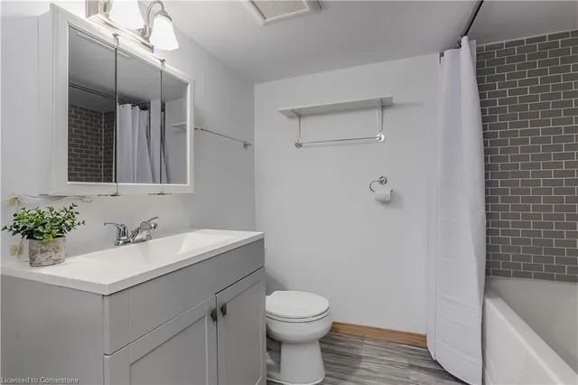 Additional image 34 of 8 Thornbury Crt