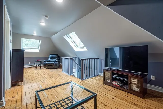 Additional image 34 of 90 Blake St