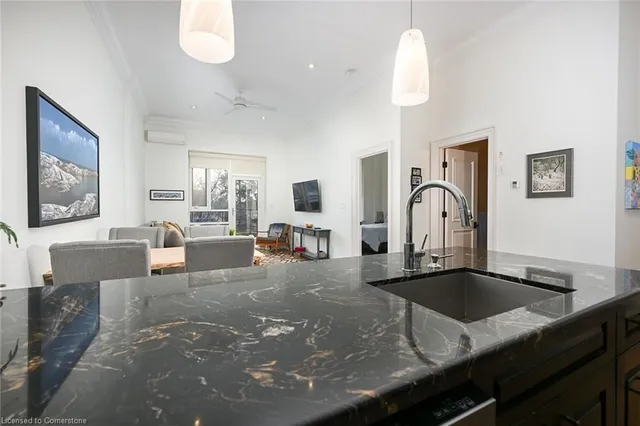 Additional image 12 of 397 King St Unit 205