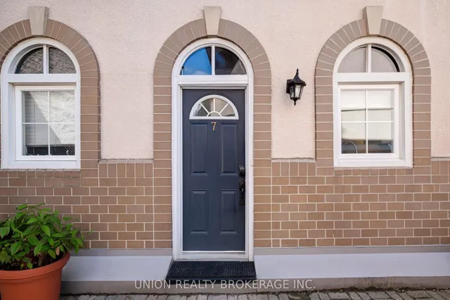 2357 Queen St Unit 7