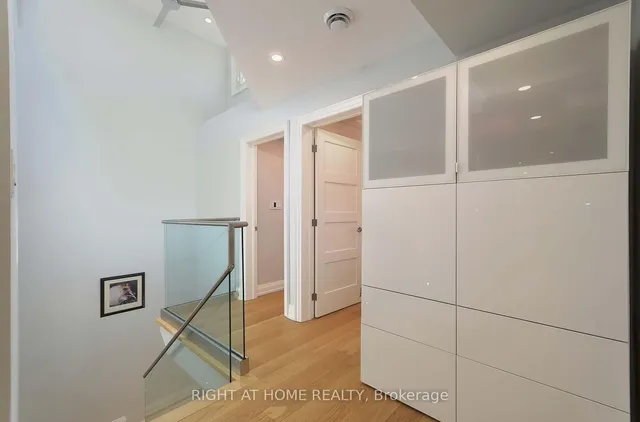 Additional image 20 of 2981A Bloor St