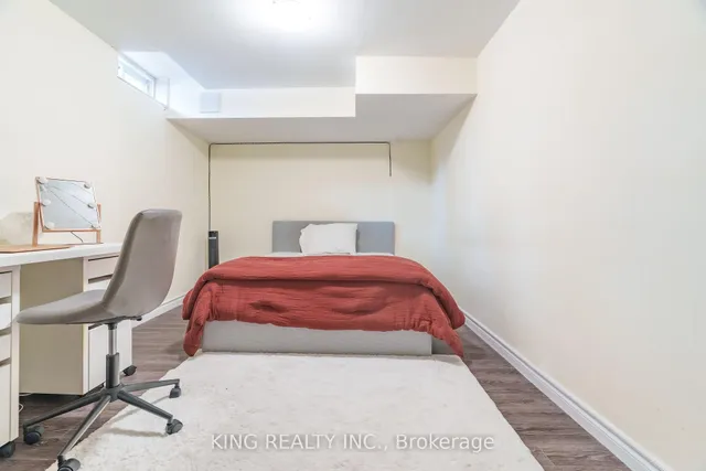 Additional image 29 of 928 Ledbury Cres