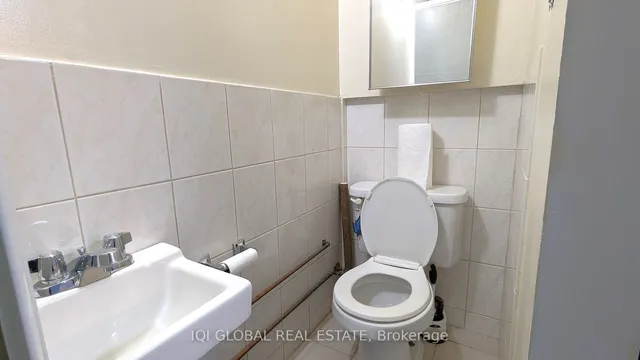 Additional image 18 of 2004 Martin Grove Rd Unit 15