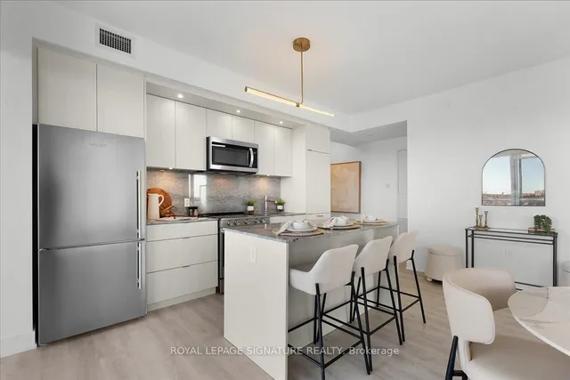 Additional image 6 of 30 Inn On The Park Dr Unit 1403