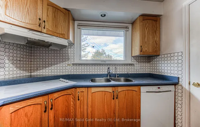 Additional image 13 of 186 Kipling Ave