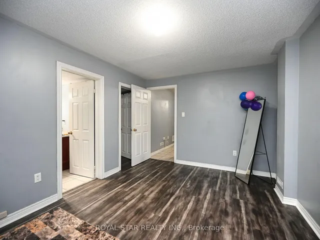 Additional image 40 of 33 Alice Spring Cres