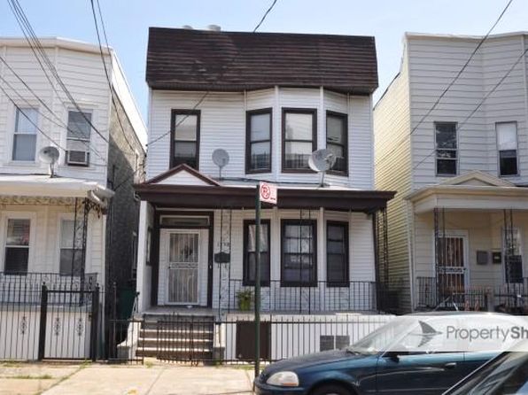 17-38 melville Street, Bronx, NY 10460