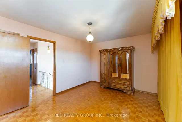 Additional image 21 of 532 Westmount Ave