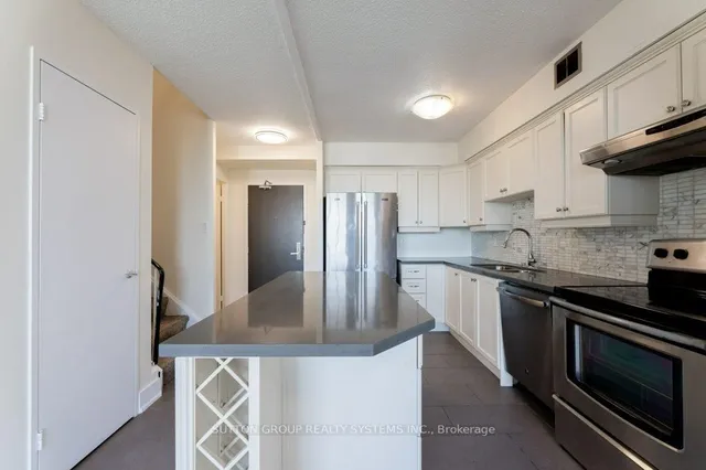 Additional image 8 of 35 Ormskirk Ave Unit 818