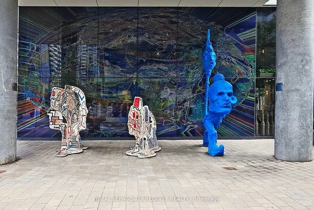 Additional image 39 of 185 Roehampton Ave Unit 1707