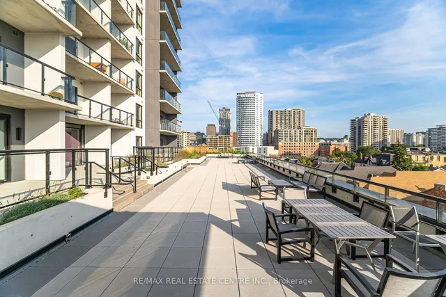 Additional image 35 of 15 Queen St Unit 710