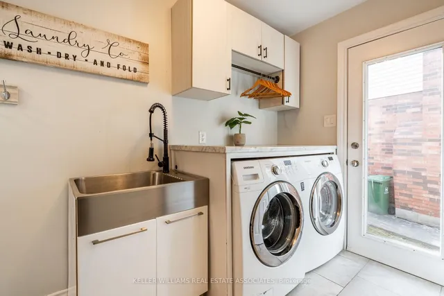 Additional image 18 of 19 Vista Crt