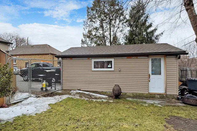 Additional image 29 of 142 Meighen Ave