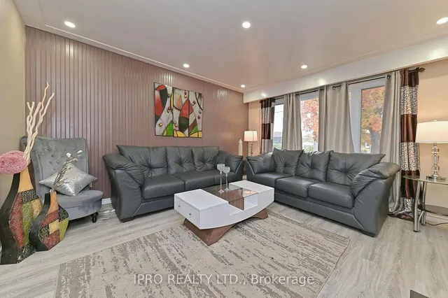 Additional image 9 of 98 Riverdale Dr