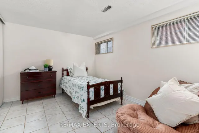 Additional image 24 of 40 Benrubin Dr