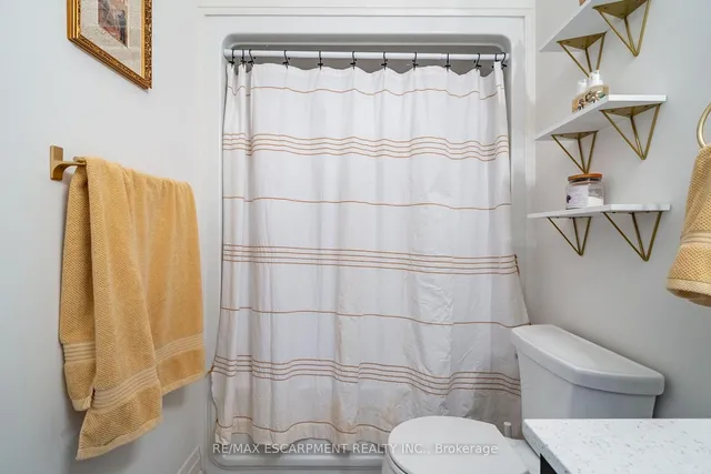 Additional image 30 of 16 Raspberry Lane