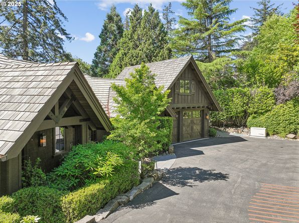 3930 SW Greenleaf Dr, Portland, OR 97221