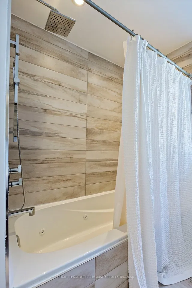 Additional image 26 of 536 Glebeholme Blvd