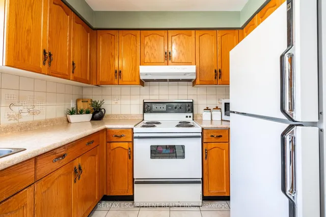 Additional image 14 of 35 Republic Ave