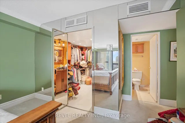 Additional image 3 of 65 Harbour Sq Unit 2410