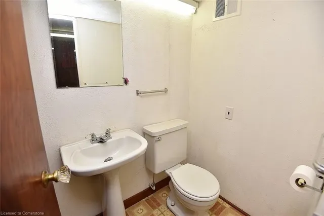 Additional image 30 of 20 Lorne Ave