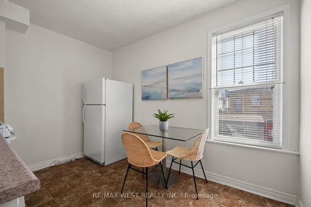 Additional image 16 of 119 Bellwoods Ave