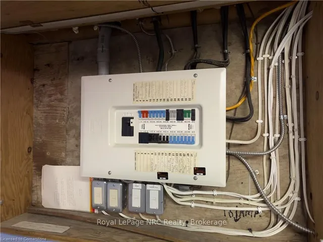 Additional image 28 of 774 Upper Sherman Ave