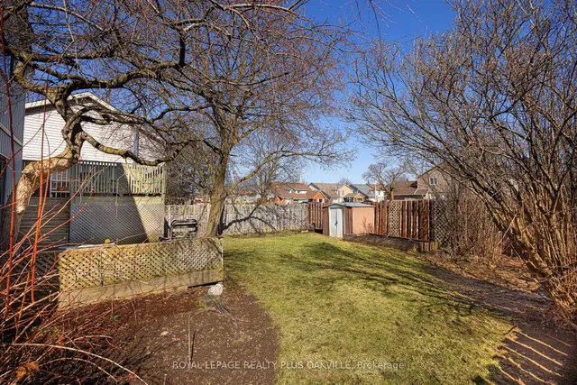 Additional image 27 of 24 Menoke Crt