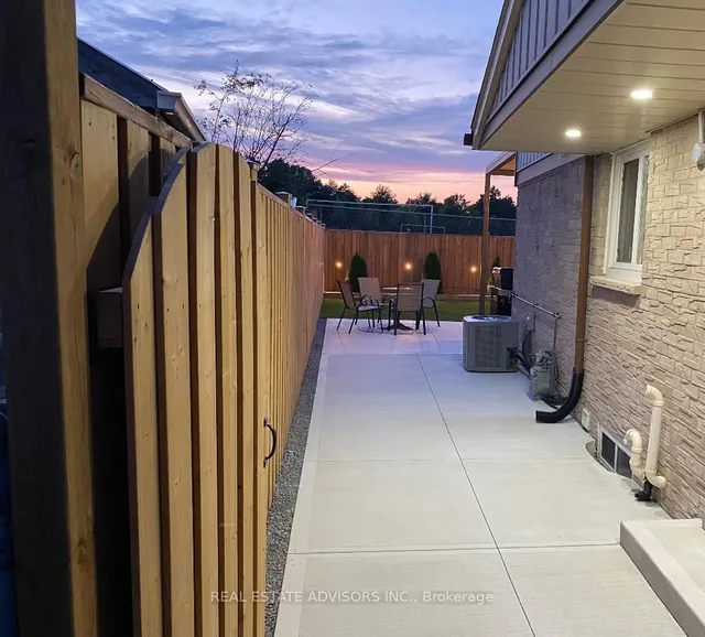 Additional image 28 of 22 Caronia Sq