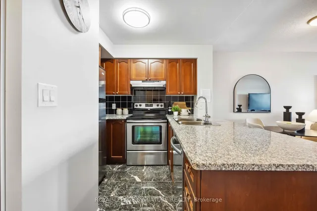 Additional image 6 of 35 Hollywood Ave Unit 703